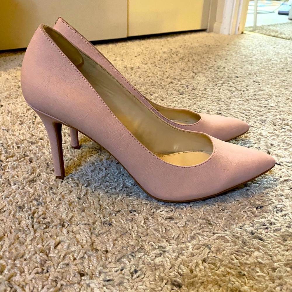 Jessica Simpson Laenie Pump